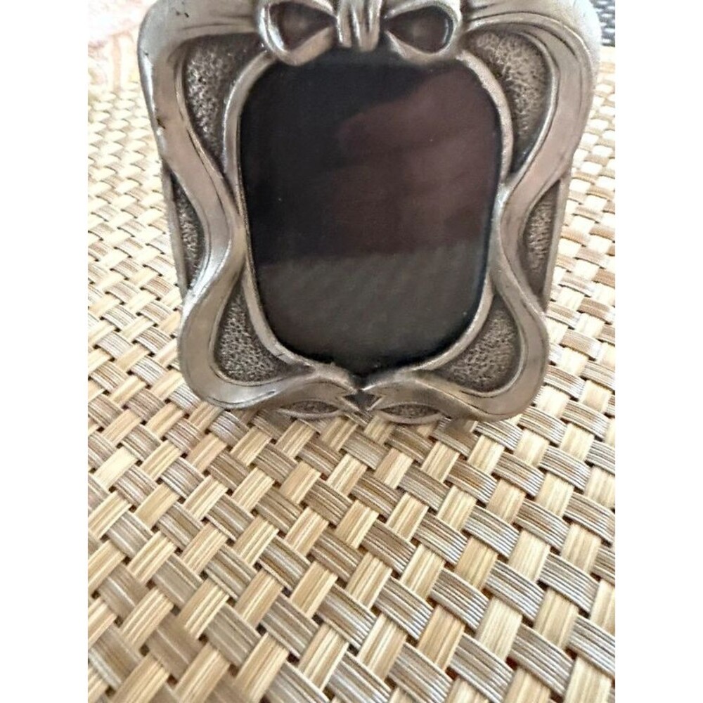 VTG Jennifer Moore Pewter Photo Frame Victorian Metal Bow Oval Mini 2.5x3